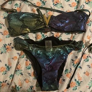 ***BRAND NEW ** 2 PIECE BIKINI by: FASHION NOVA